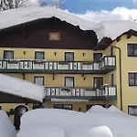 Hotel Ausswinkl Russbach am Pass Gschütt